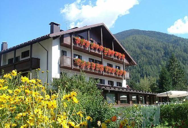 Hotel ferrari pinzolo