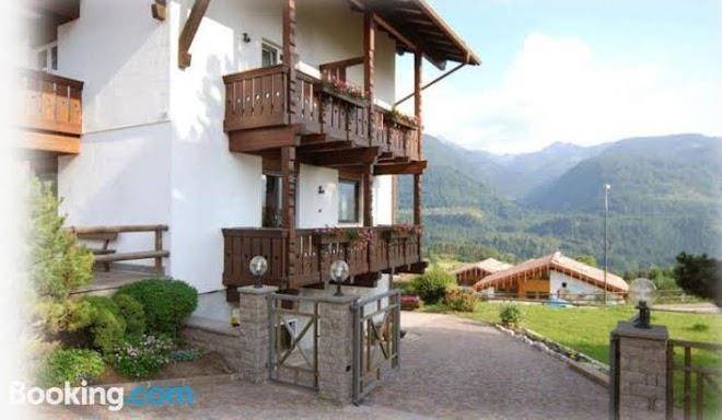 Hotel garden cavalese