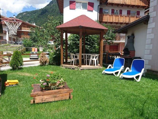 Hotel Garni Nes Crepes Image