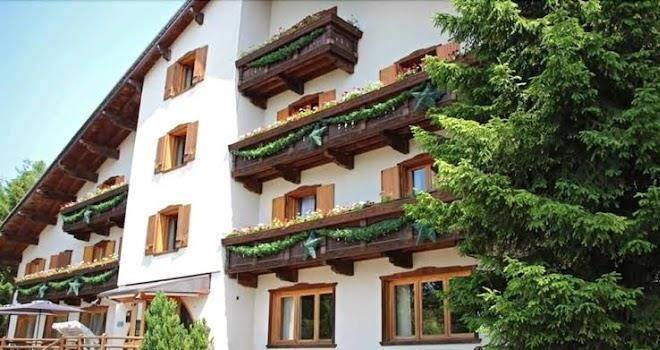 Hotel lares