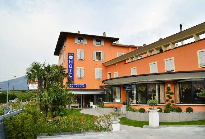 Hotel shangri la