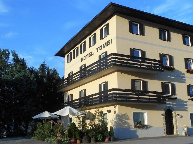 Hotel tomei