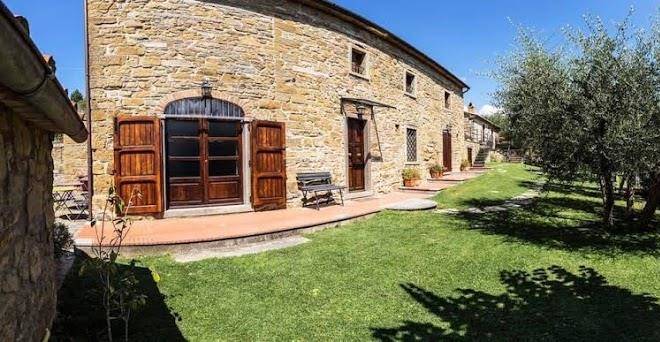 Agriturismo borgo tra gli olivi