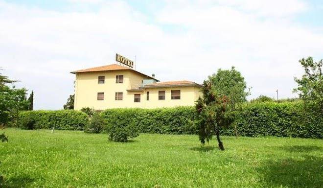 Hotel Bisenzio Image