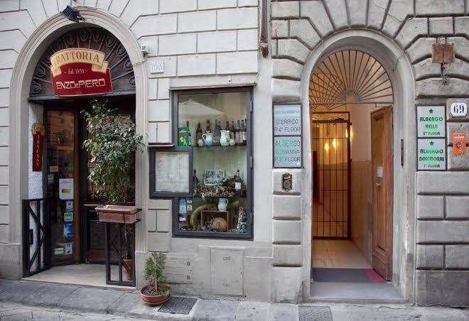 Hotel nella