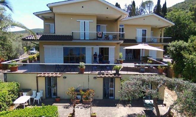 Navarro hill resort