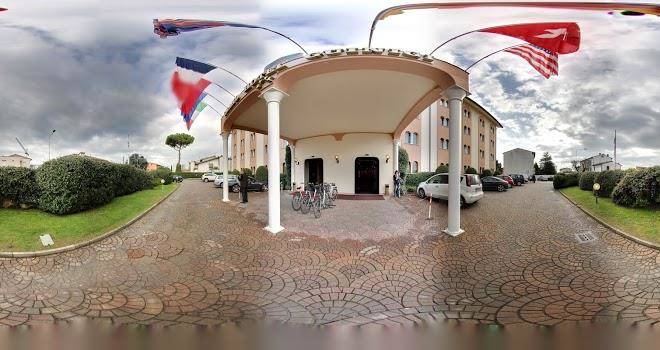 Best western grand hotel guinigi