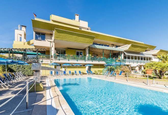Hotel country club