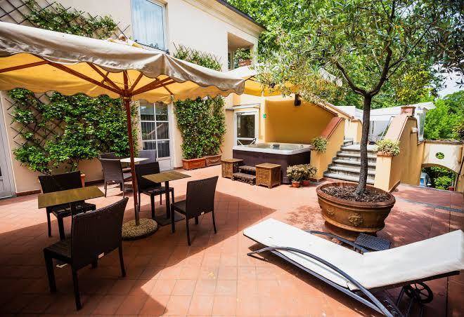 Hotel ilaria lucca