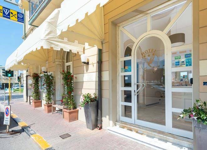 Hotel la pace viareggio