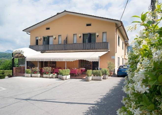 Ristorante pizzeria il nido dellaquila di mary hotel tre castelli