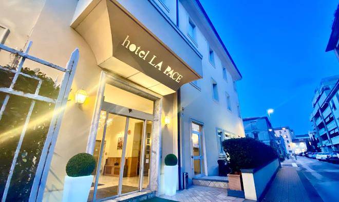 Hotel la pace pontedera