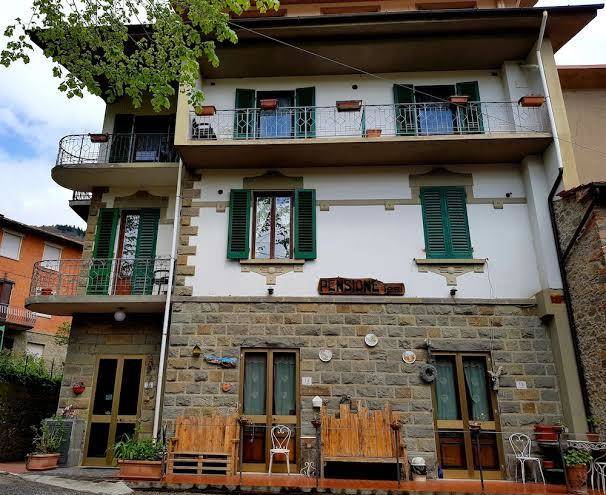 Albergo tesi