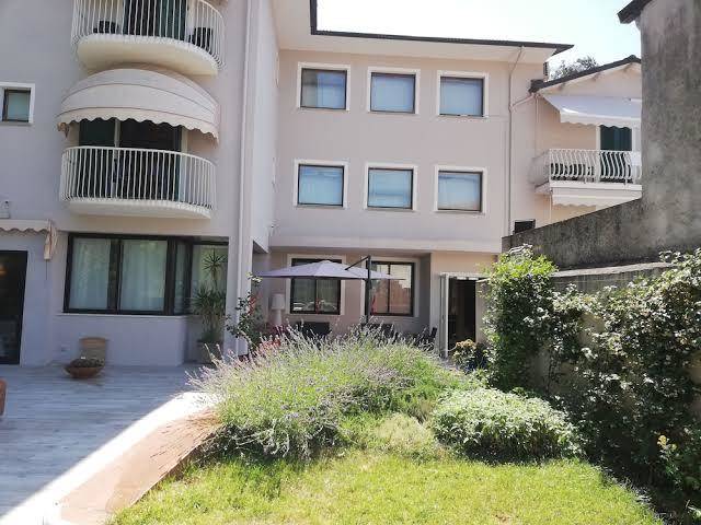 Hotel monti