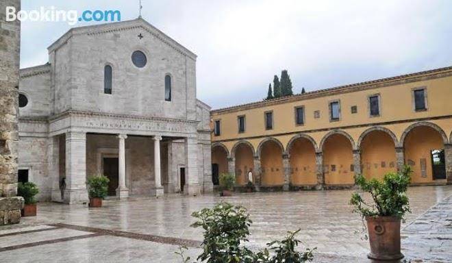 Albergo la rosetta chiusi siena