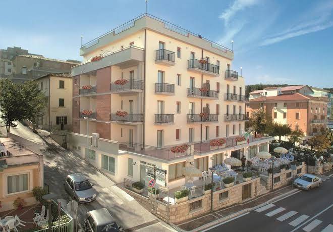 Albergo hotel monica