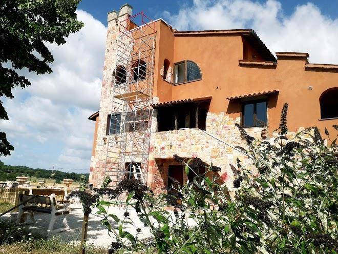Castello nuovo di fiore