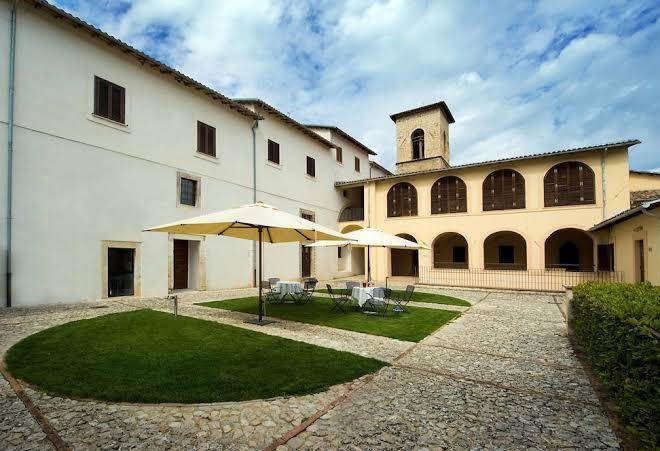 Hotel la corte