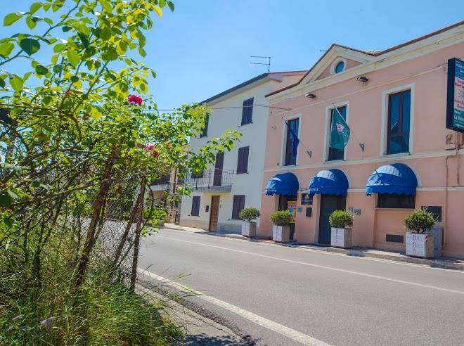 Hotel la rotonda e vecchio granaio lama srl