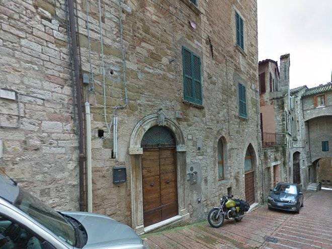 I gioielli dell'umbria rubino zaffiro avorio