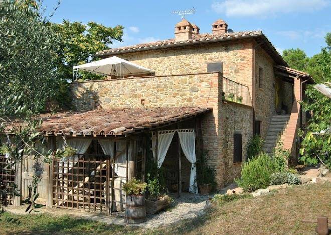 Il pausillo agriturismo con piscina e vista sul lago trasimeno