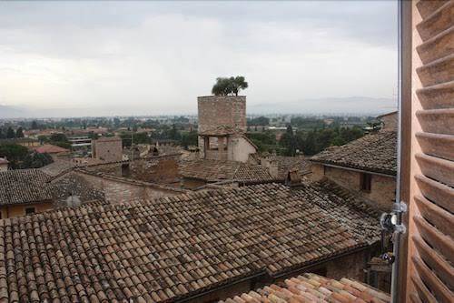 La luna nel borgo