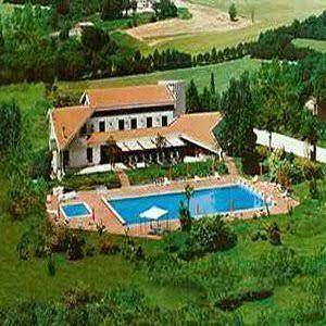 Hotel holiday hill