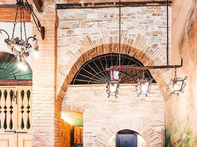 Il borgo di olive castello sismano