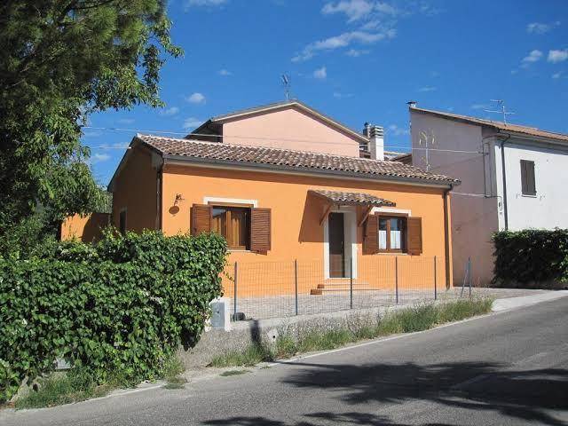 La casetta arancione