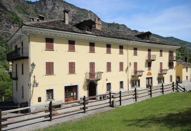 Hotel col du mont