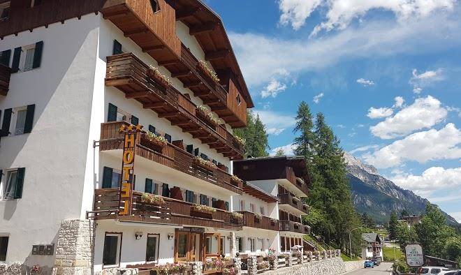 Hotel des alpes srl
