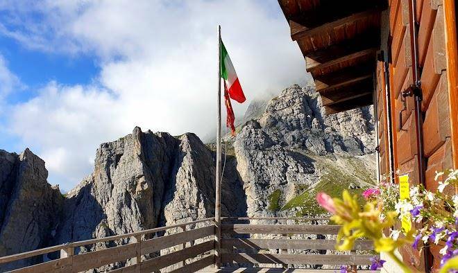 Rifugio a sonino al coldai