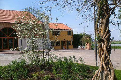 Le Quattro Rose Image