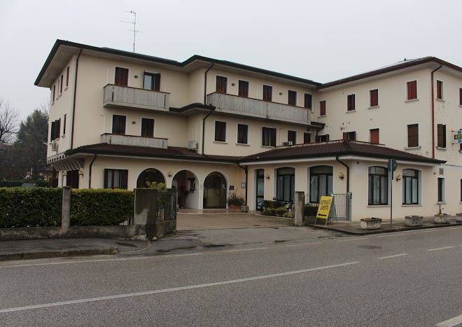 Hotel dotto