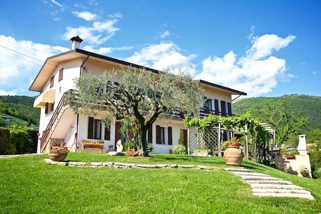 Le Perine Valdobbiadene Image