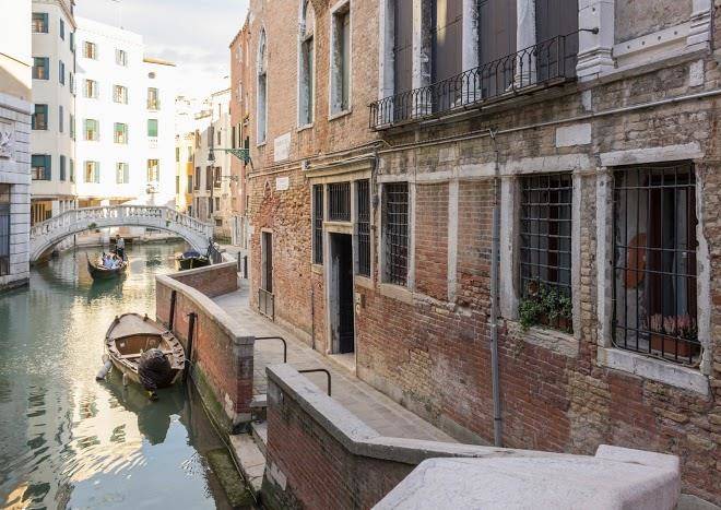 Ad place venice