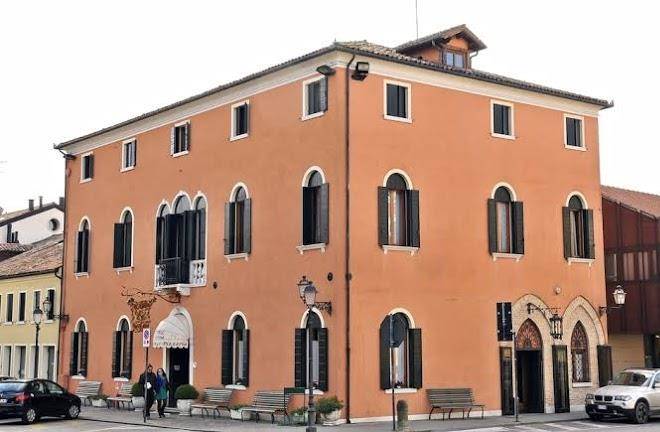 Hotel 5 colonne