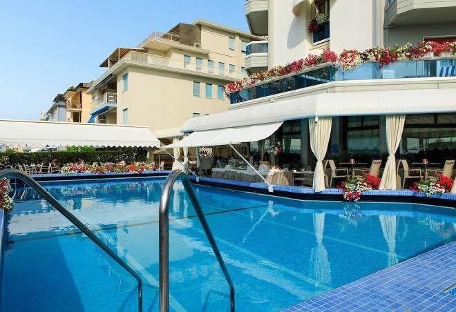Hotel cavalieri palace