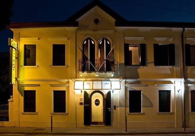 Hotel cris