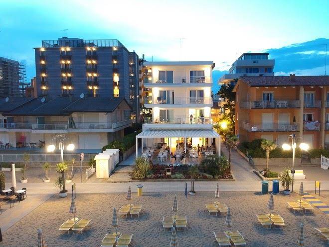 Hotel Strand Fronte Mare Jesolo Image