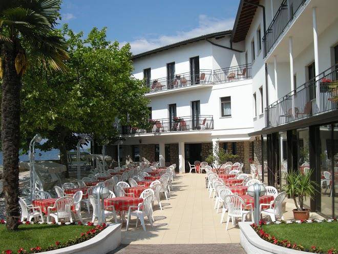 Bertoncelli hotels s a s hotel s maria