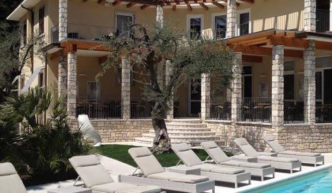 Hotel baia dei pini