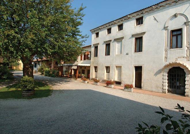 Agriturismo il palazzone alloggio con prima colazione