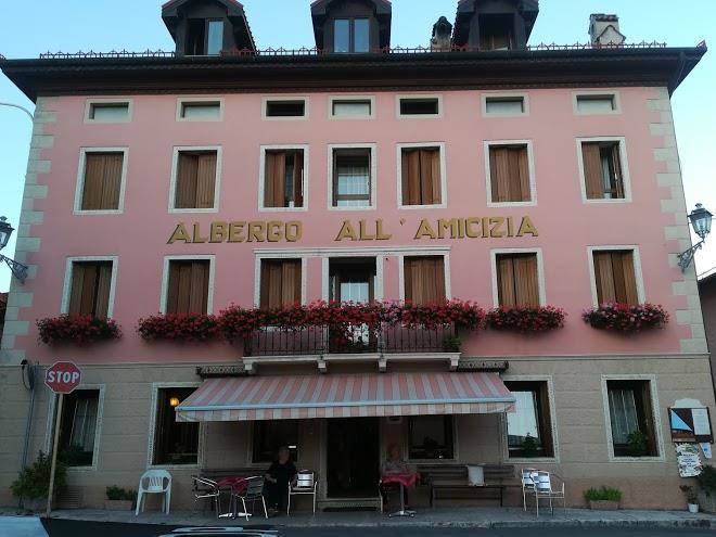 Albergo all'amicizia