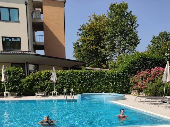 Hotel victoria & residence