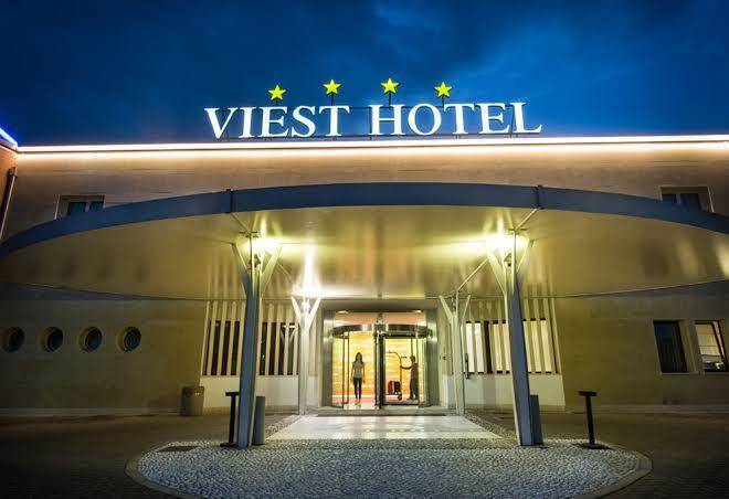 Hotel viest