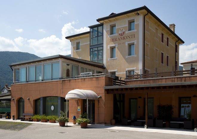 Ristorante La Risacca Dei 2 Mari Image