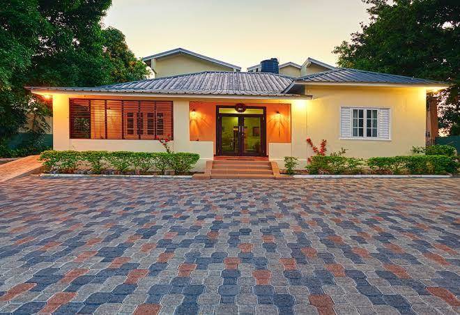 Shirley Retreat Hotel Image