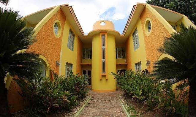 Foote Prints On The Sands Hotel Image