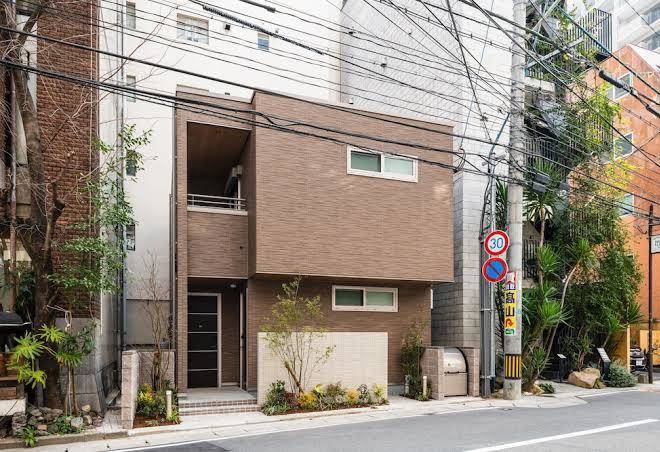 Grand base yakuin